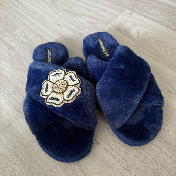 Classic Laines Slippers Size Large Color Blue - Picture 3 of 4